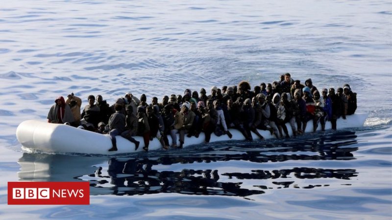 Dozens drown as migrant boat capsizes off Tunisia - BBC News