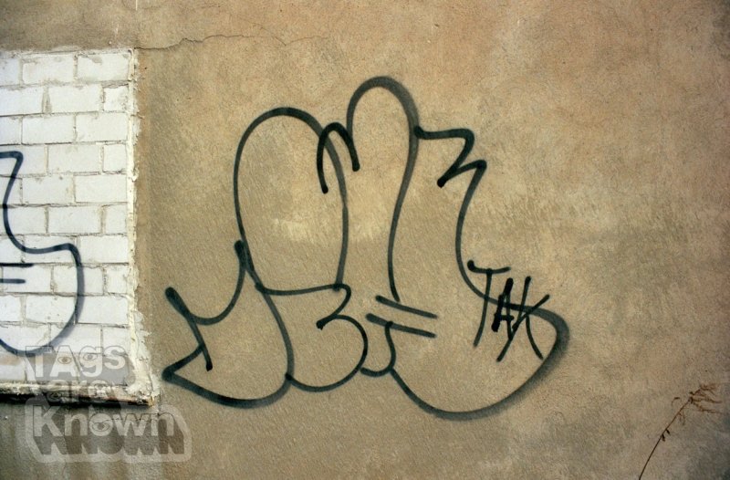 Berlin:Germany 2001-3 Graffiti Inkhead 5.jpg